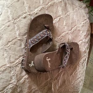 Flip flop’s Justin